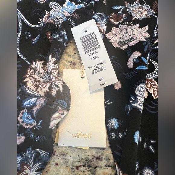 NWT Wilfred Aritzia Button Down Top - Picture 5 of 9